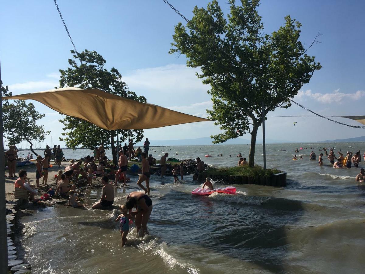 Balatoni Retro Villa Balatonfenyves Eksteriør billede