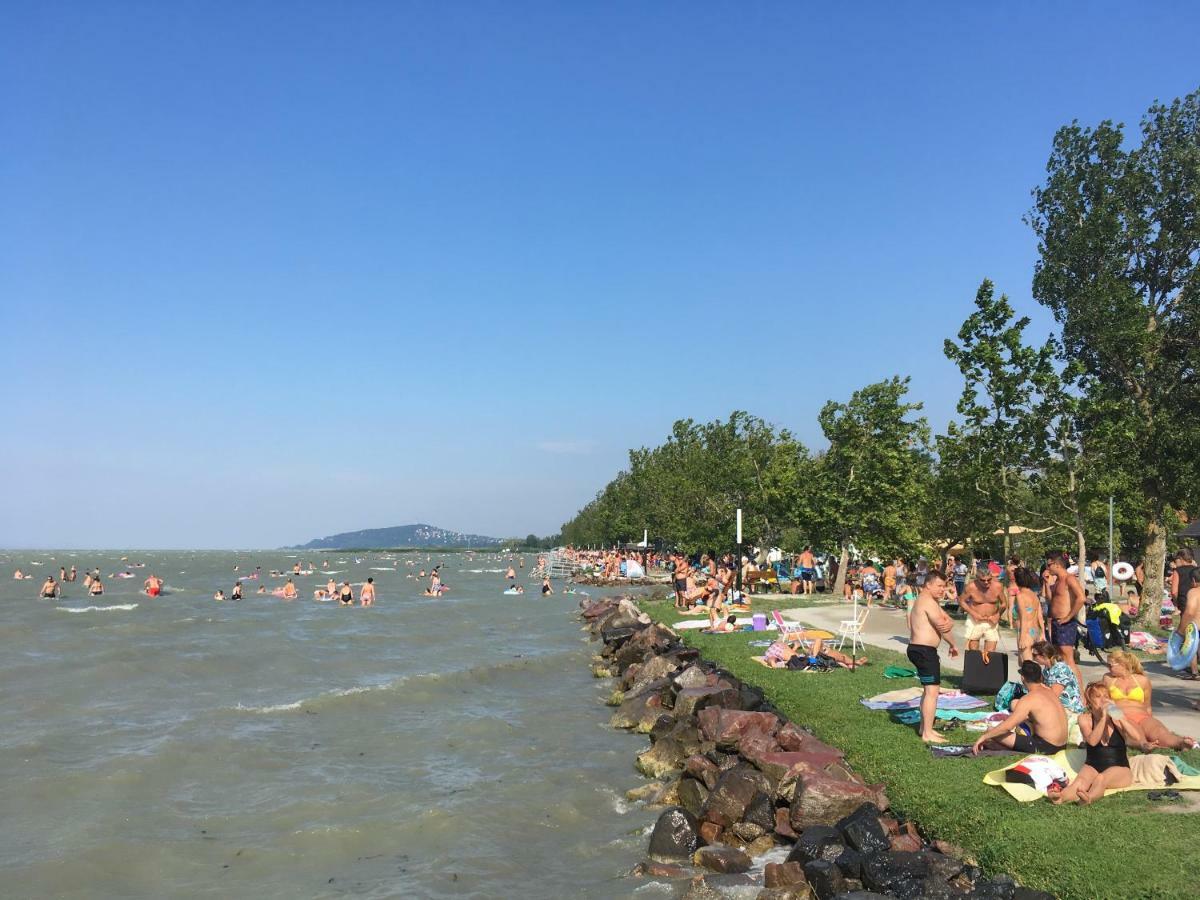 Balatoni Retro Villa Balatonfenyves Eksteriør billede